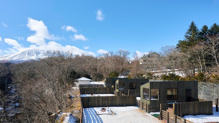 「YADOKARI VILLAGE 北軽井沢」外観