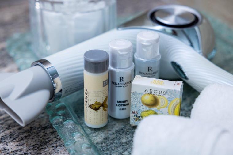 イルカと過ごす休日「ルネッサンス リゾート オキナワ」でかなえる欲張りステイ