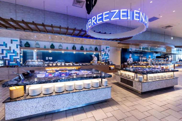 イルカと過ごす休日「ルネッサンス リゾート オキナワ」でかなえる欲張りステイ