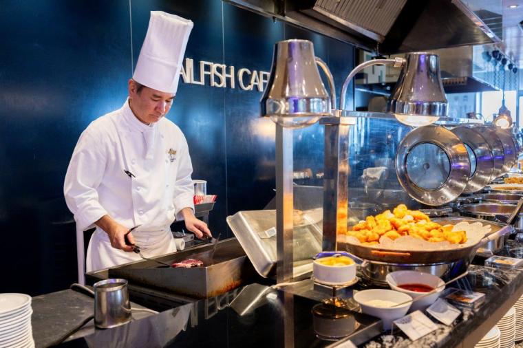 イルカと過ごす休日「ルネッサンス リゾート オキナワ」でかなえる欲張りステイ