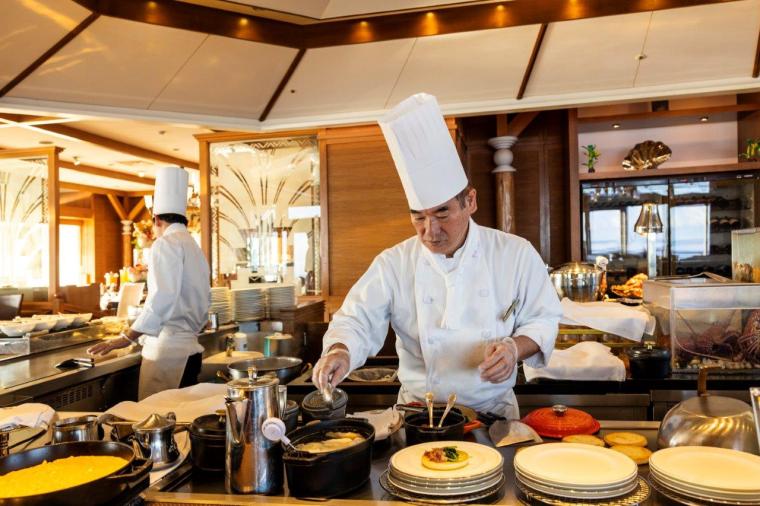 イルカと過ごす休日「ルネッサンス リゾート オキナワ」でかなえる欲張りステイ