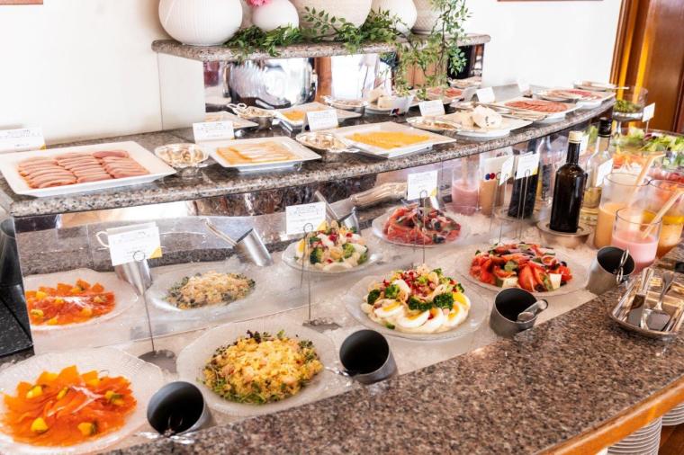 イルカと過ごす休日「ルネッサンス リゾート オキナワ」でかなえる欲張りステイ