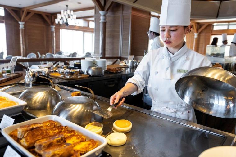 イルカと過ごす休日「ルネッサンス リゾート オキナワ」でかなえる欲張りステイ