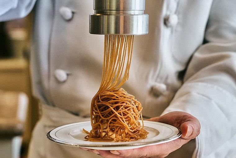 夏の室内で楽しめる！ディズニーホテル ～暑さ知らずの涼しいリゾートステイを満喫～