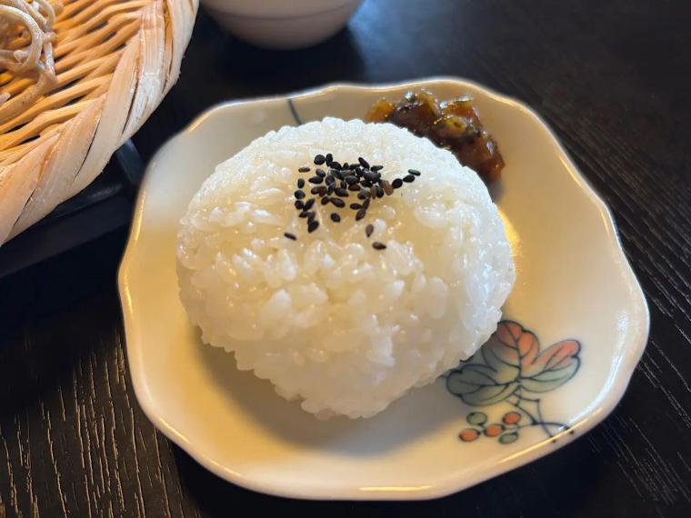 砺波の蕎麦粉 100％ 挽きたて･打ちたて･茹でたて十割蕎麦【増山城 蔵蕃そば】