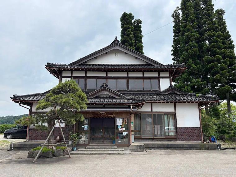 砺波の蕎麦粉 100％ 挽きたて･打ちたて･茹でたて十割蕎麦【増山城 蔵蕃そば】