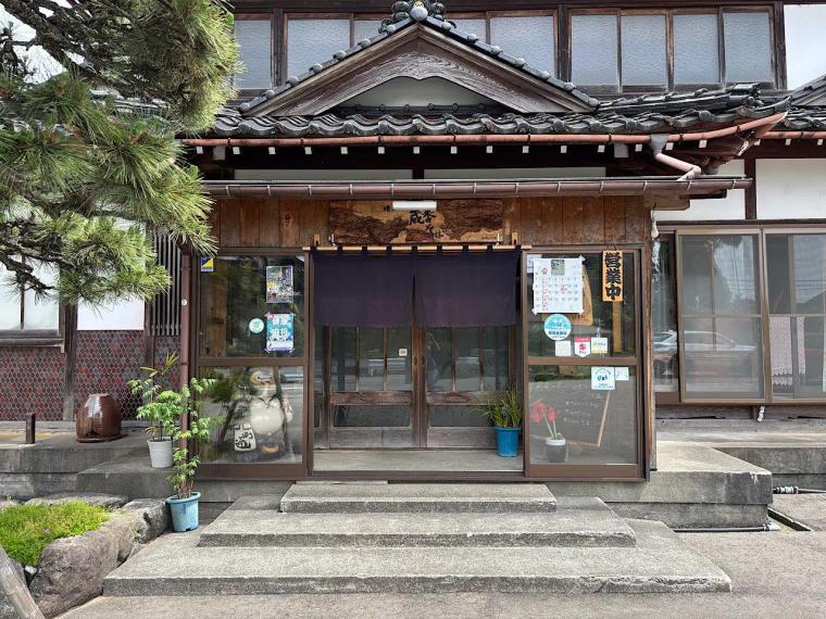 砺波の蕎麦粉 100％ 挽きたて･打ちたて･茹でたて十割蕎麦【増山城 蔵蕃そば】