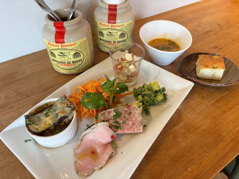 テイクアウトでもランチでも！野菜たっぷり彩り鮮やかイタリア惣菜「contorno」高岡の手作り惣菜店