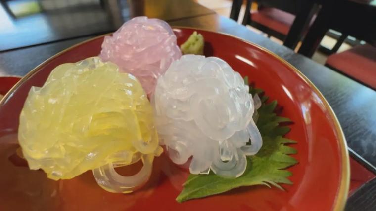 散居村の原風景残る砺波平野 築 130 年の古民家で味わう郷土料理「農家レストラン大門」