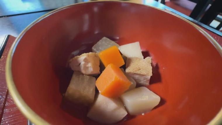 散居村の原風景残る砺波平野 築 130 年の古民家で味わう郷土料理「農家レストラン大門」