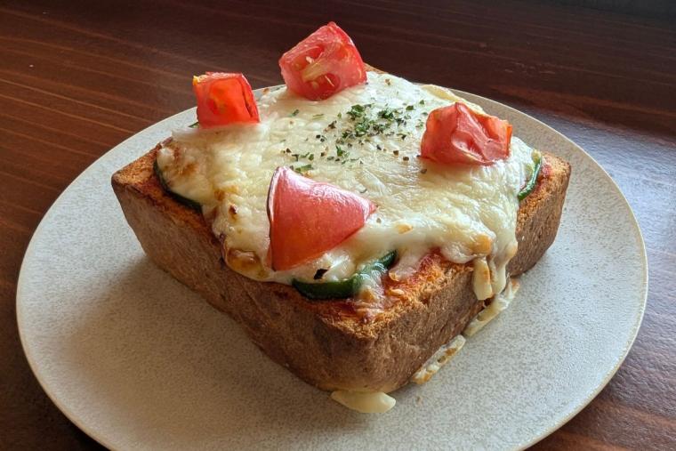 沖縄の海カフェ代表格「 浜辺の茶屋」2025/6/1 に待望の再オープン！新しくなった魅力を徹底解剖（南城市）