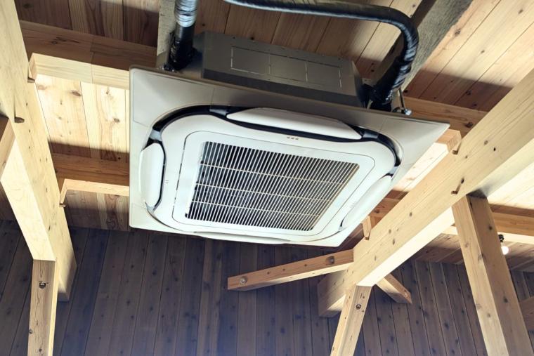 沖縄の海カフェ代表格「 浜辺の茶屋」2025/6/1 に待望の再オープン！新しくなった魅力を徹底解剖（南城市）