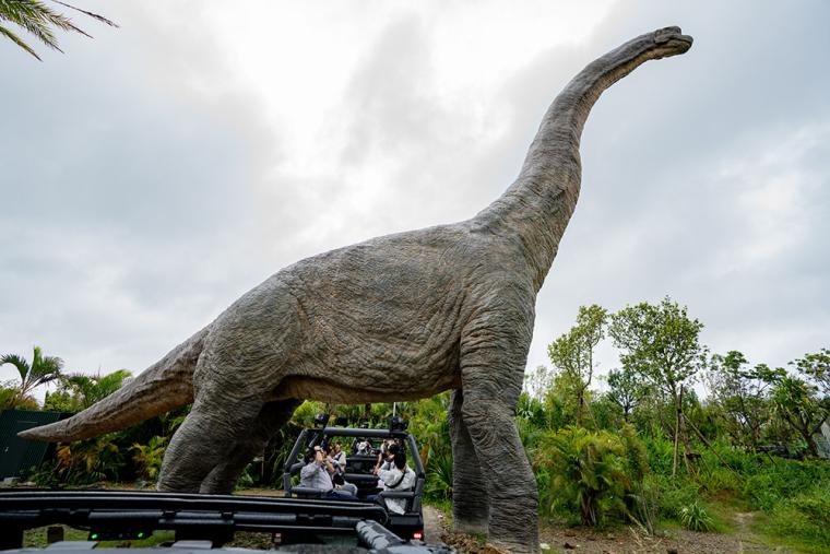 ジャングリア沖縄 ダイナソーサファリ