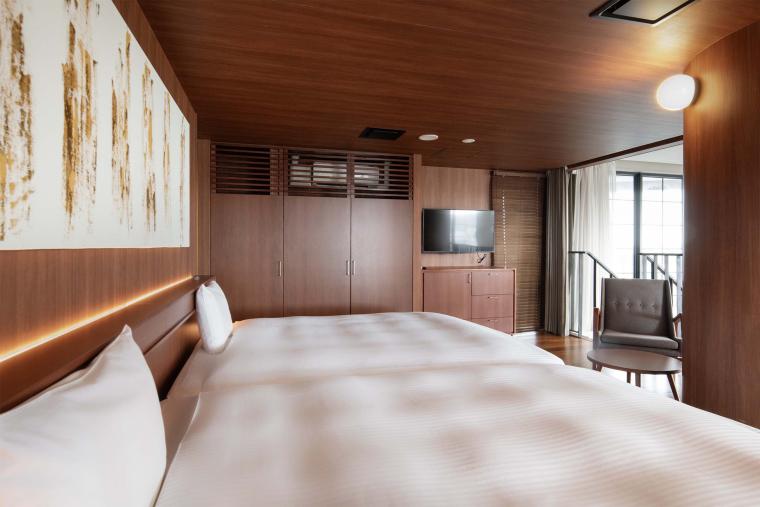 「レクー沖縄北谷スパ＆リゾート」ダイヤモンドスイート・寝室