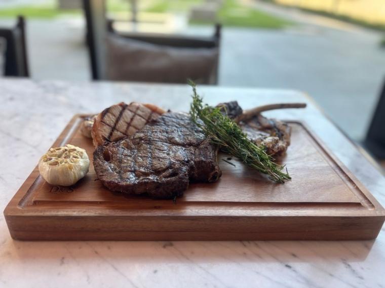 「ハイアット セントリック 金沢」の「FIVE – Grill & Lounge」で牛・豚・鶏の 肉祭り！