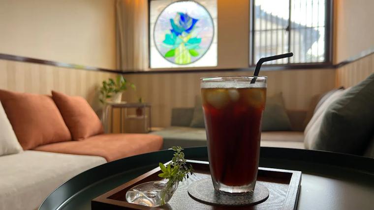 坂のまちから川を見下ろす雑貨カフェ【grin the cafe】おわらの風情漂う富山八尾でくつろぎのひと時を