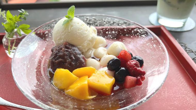 坂のまちから川を見下ろす雑貨カフェ【grin the cafe】おわらの風情漂う富山八尾でくつろぎのひと時を