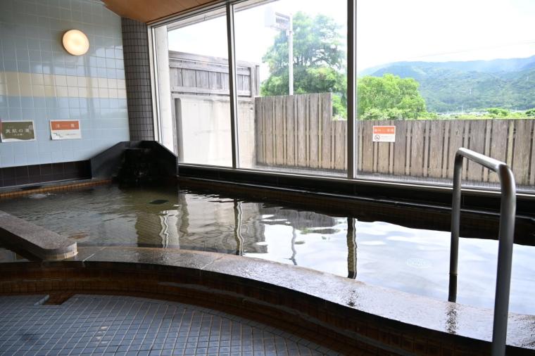 【高知】地下1,500ⅿからくみ上げた天然温泉！トロミのある美肌の湯「たのたの温泉」