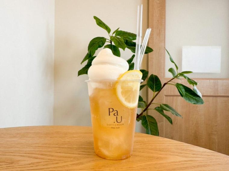 島根県松江市、宍道湖のほとりにあるソフトクリーム専門店。豊富なフレーバーとアレンジメニューが楽しめる