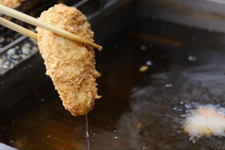 低価格でボリューミーな“沖縄食堂文化”を堪能！「沖縄家庭料理の店 ケンミン食堂」（那覇空港グルメ）