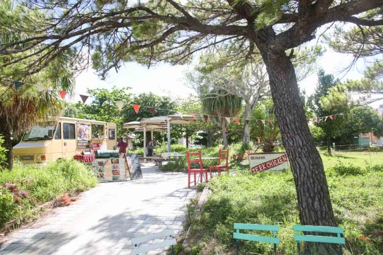 都会のまんなかにエメラルド！那覇市街からすぐ行けるオアシス「波の上ビーチ」を徹底解剖（那覇市）