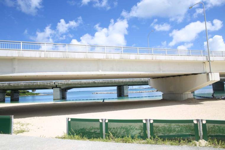 都会のまんなかにエメラルド！那覇市街からすぐ行けるオアシス「波の上ビーチ」を徹底解剖（那覇市）