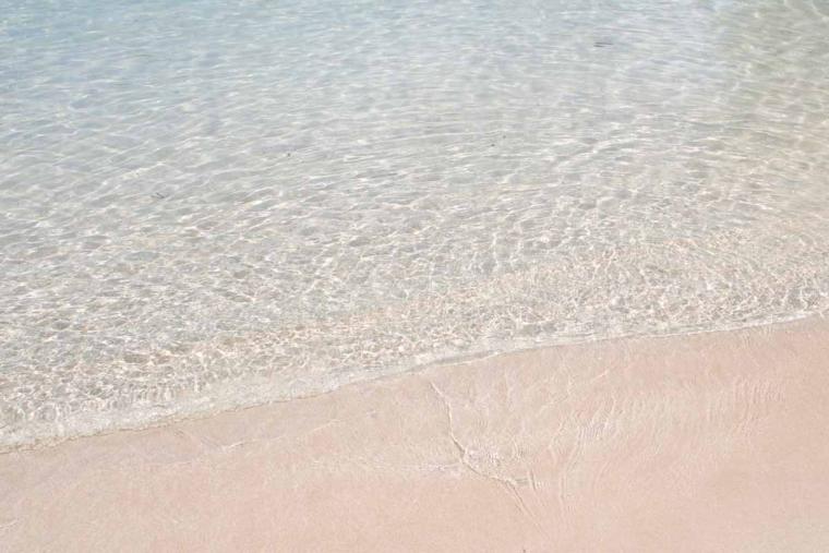 都会のまんなかにエメラルド！那覇市街からすぐ行けるオアシス「波の上ビーチ」を徹底解剖（那覇市）