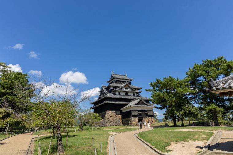 松江城とギリギリ井戸