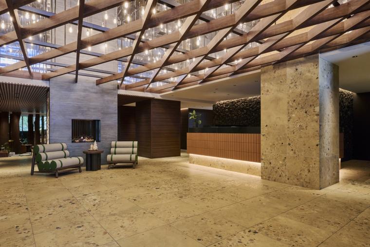 「グランディスタイル旧軽井沢 ホテル＆リゾート」ロビー