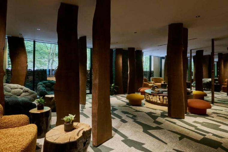 「グランディスタイル旧軽井沢 ホテル＆リゾート」ラウンジ