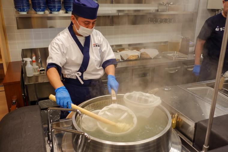 西初】丸亀製麺 の手づくり体験教室が守口に誕生！【 親子で粉からうどん作りに挑戦