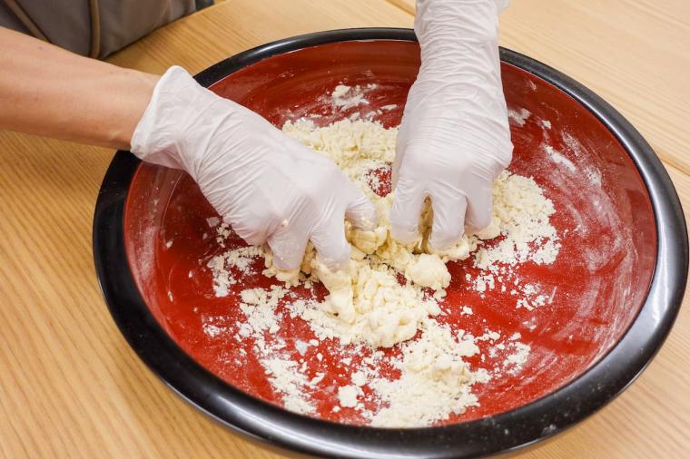 西初】丸亀製麺 の手づくり体験教室が守口に誕生！【 親子で粉からうどん作りに挑戦