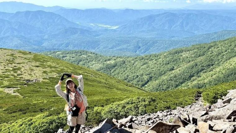 「神様が遊ぶ庭」天空の世界は絶景のオンパレードと、標識にハグしたくなる達成感！【北海道・トムラウシ山】