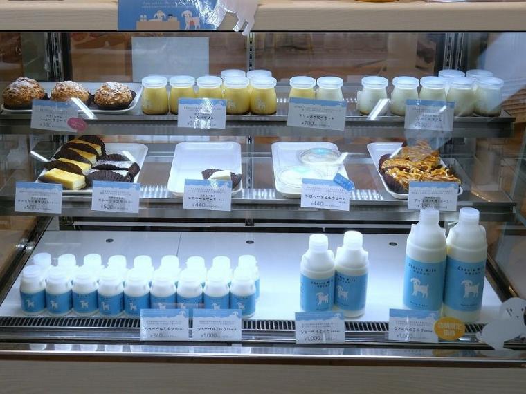 【札幌中心部でハシゴソフトクリーム】ペロッと食べられる「究極のミルクパフェ」に、珍しい「やぎミルク」ソフトも！