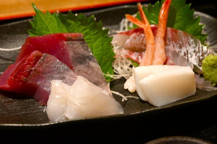 カツオは“生”だけ！昼も夜も美味しい魚を堪能「食楽 いずみ」