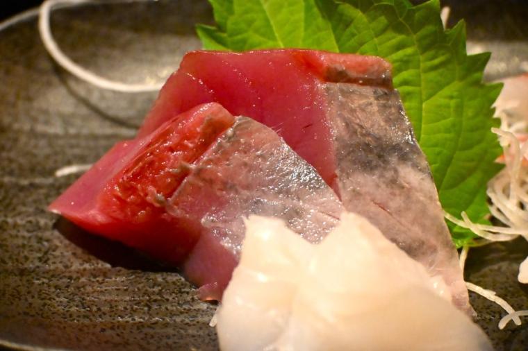 カツオは“生”だけ！昼も夜も美味しい魚を堪能「食楽 いずみ」