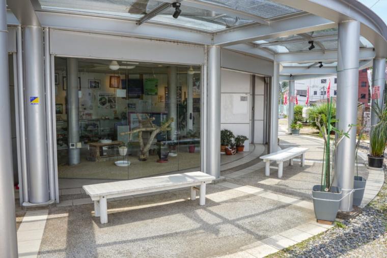 【山口県岩国市】本物のシロヘビにも会える「白蛇神社」金運アップ祈願や可愛いおみくじも