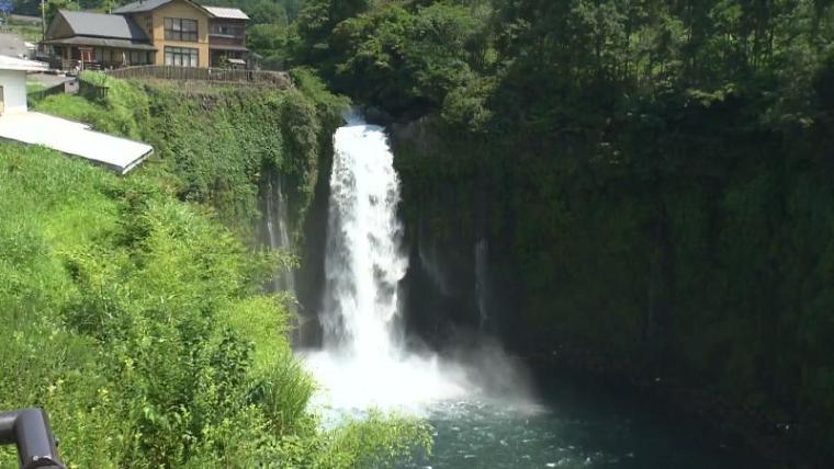 【静岡県富士宮市】「白糸ノ滝」周辺立ち寄りスポット 神秘的な池やグルメは滝からの贈り物