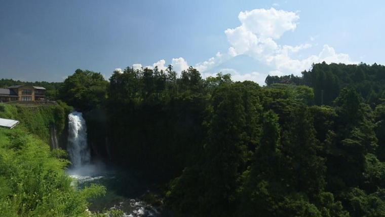 【静岡県富士宮市】「白糸ノ滝」周辺立ち寄りスポット 神秘的な池やグルメは滝からの贈り物