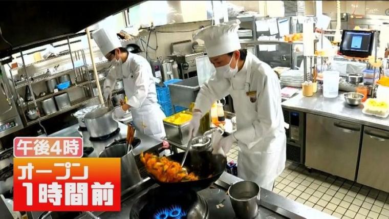 ボウルひとつに100人分のポテト！北海道の人気温泉ホテルでディナーバイキングの裏側へ