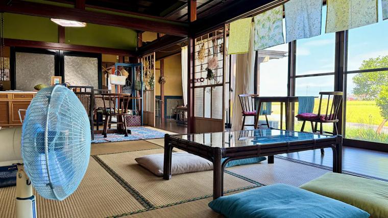 田舎のおばあちゃん家に来たみたい 田んぼの中の古民家カフェでおにぎりランチ【sowaka】赤ちゃんからお年寄りまでほっこり団らん