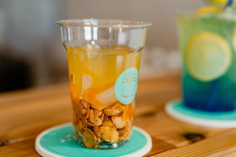 海と空の大自然を一望できる贅沢な場所で沖縄の味をソフトクリームで堪能「SESOKO TABLE by TAKITA」（本部町）