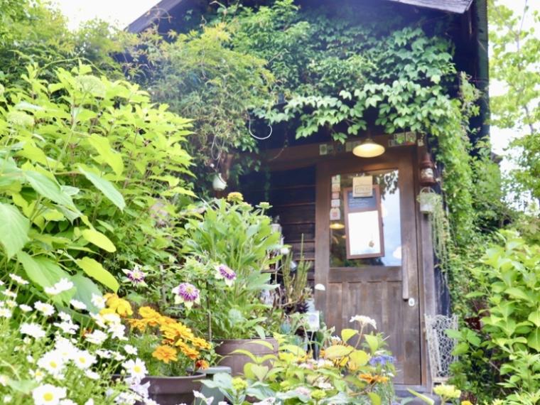 【静岡県島田市・ひぐらし】裏メニューがある鉄道駅のカフェ“常連マル得情報”公開 パンやスイーツ 350 円から