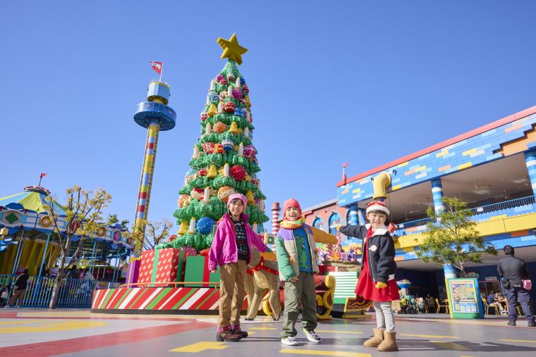 「レゴランドⓇ でメリークリスマス」ツリー