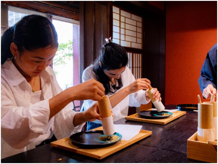 【金沢・箔一】築 200 年の茶屋建築で、本格金箔工芸体験を愉しもう