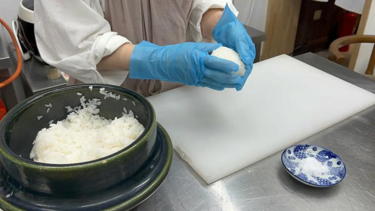 【富山】棚田の米農家が直営! 炊きたて・握りたての極ウマおにぎり「NOROSHI FARM おにぎーり」