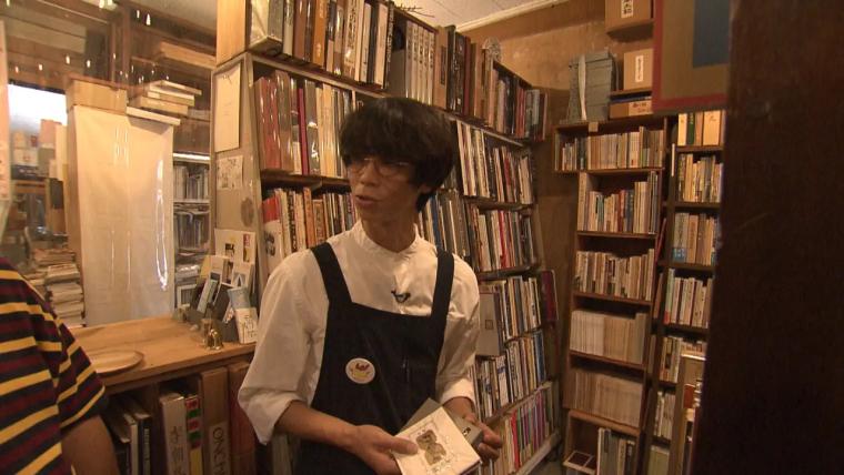 古いものに、新しく出会う。旧街道の風情漂う滑川瀬羽町のシンボル的古書店「古本いるふ」