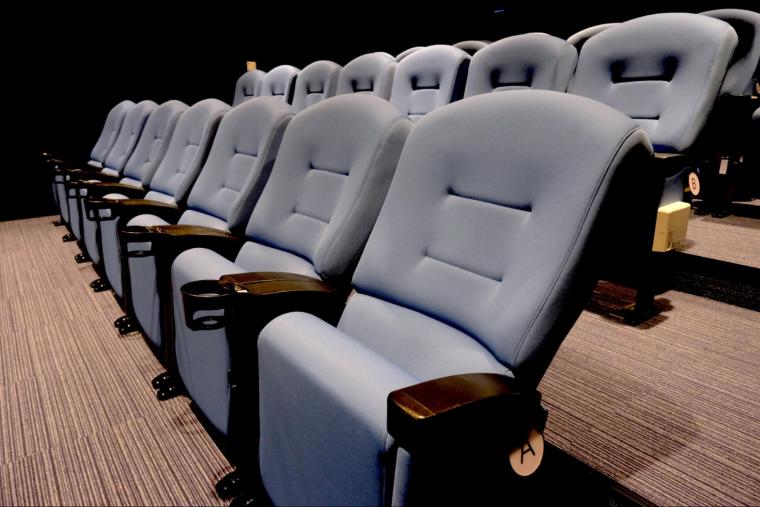 日本初！空港内に映画館？国内では那覇空港のみとなる 28 席のシアター誕生「ファミンチュシアター」で”心に残る沖縄土産”