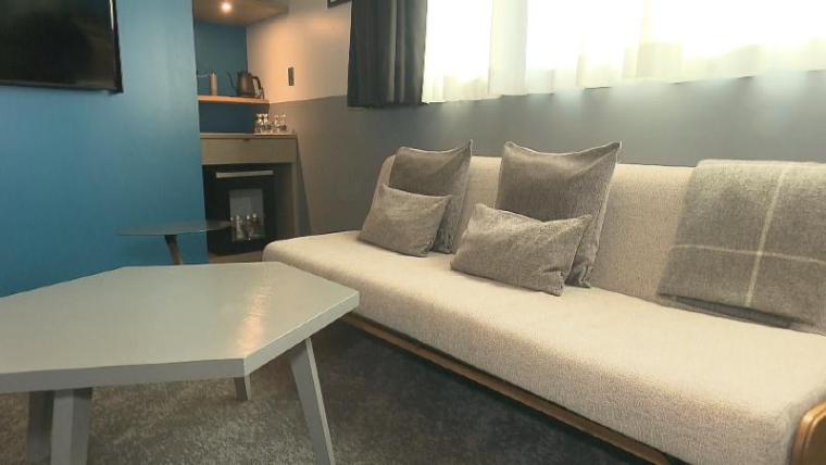 客室に飲み放題サーバー! クラフトビール×宿泊の最強コンビ【静岡県静岡市・ザ ヴィラ＆バレル ラウンジ】