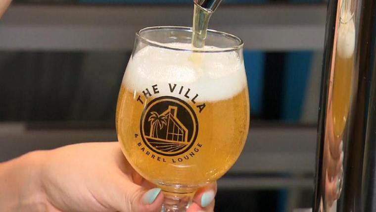 客室に飲み放題サーバー! クラフトビール×宿泊の最強コンビ【静岡県静岡市・ザ ヴィラ＆バレル ラウンジ】